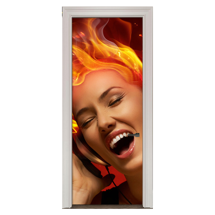 Adesivo de Porta Mulher Chamas